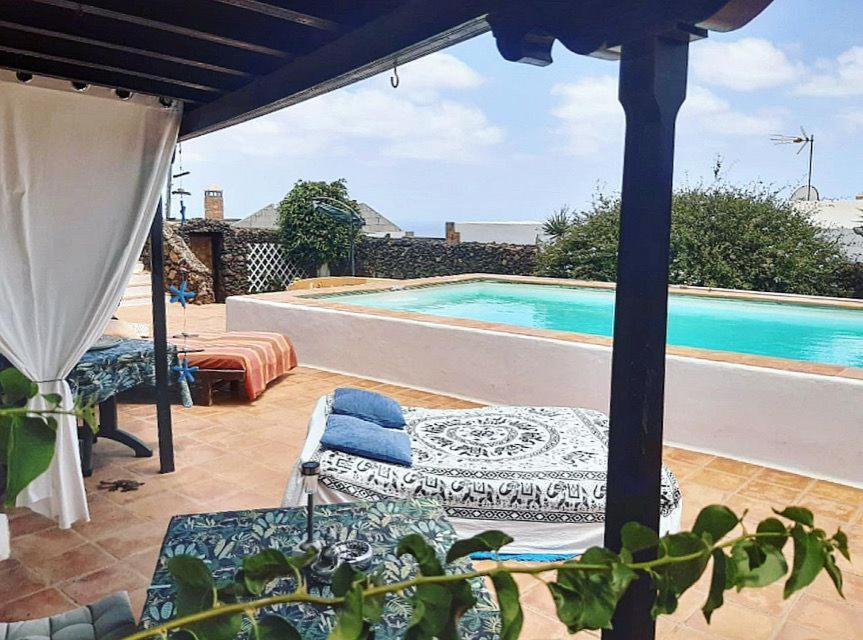 Tipica Lanzarote House Only Adults Bed & Breakfast Tías Екстериор снимка