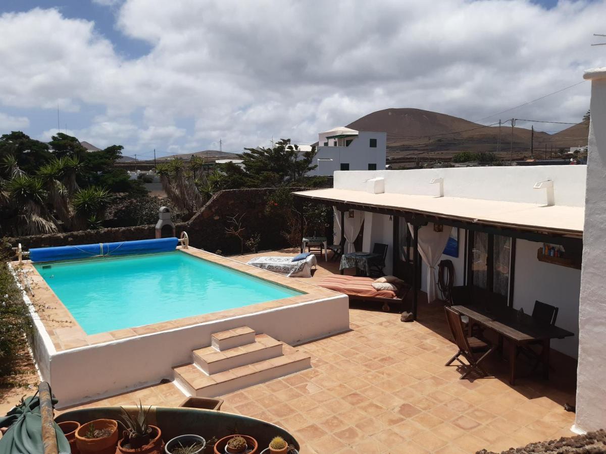 Tipica Lanzarote House Only Adults Bed & Breakfast Tías Екстериор снимка