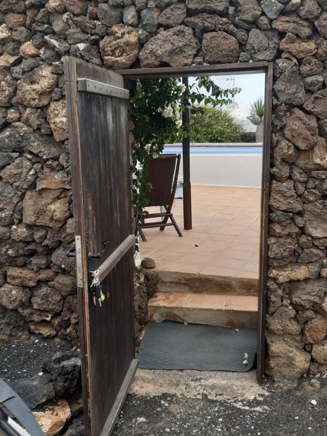 Tipica Lanzarote House Only Adults Bed & Breakfast Tías Екстериор снимка