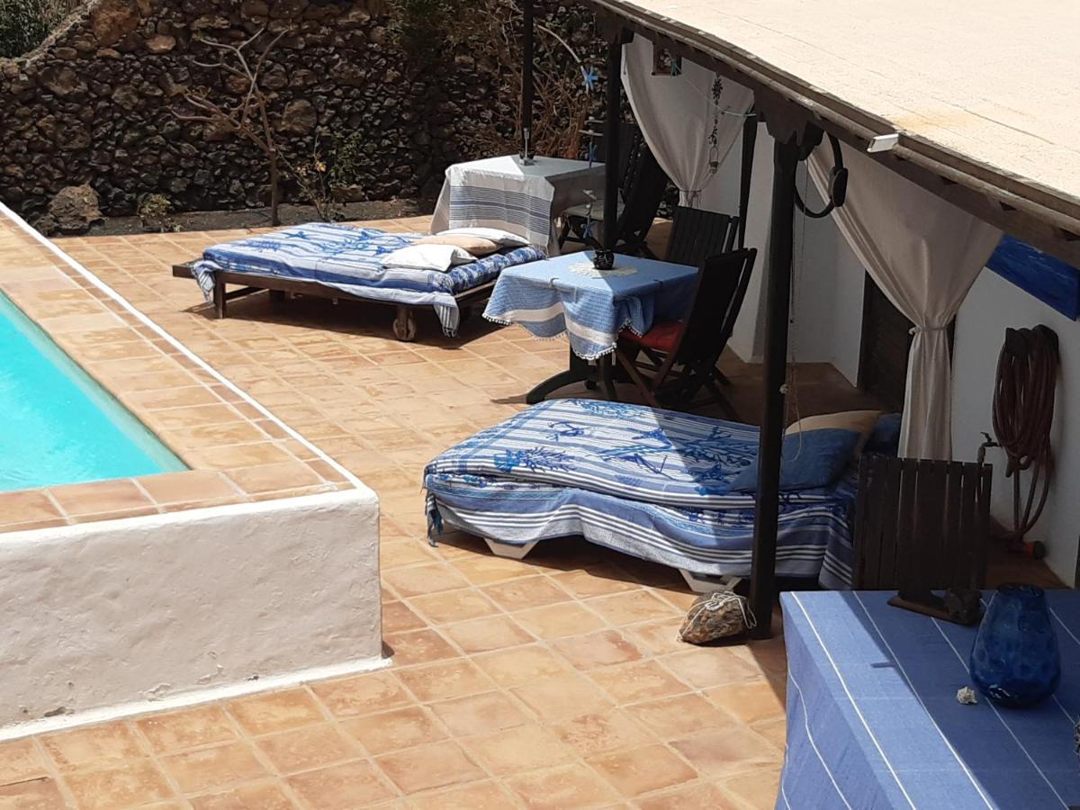 Tipica Lanzarote House Only Adults Bed & Breakfast Tías Екстериор снимка