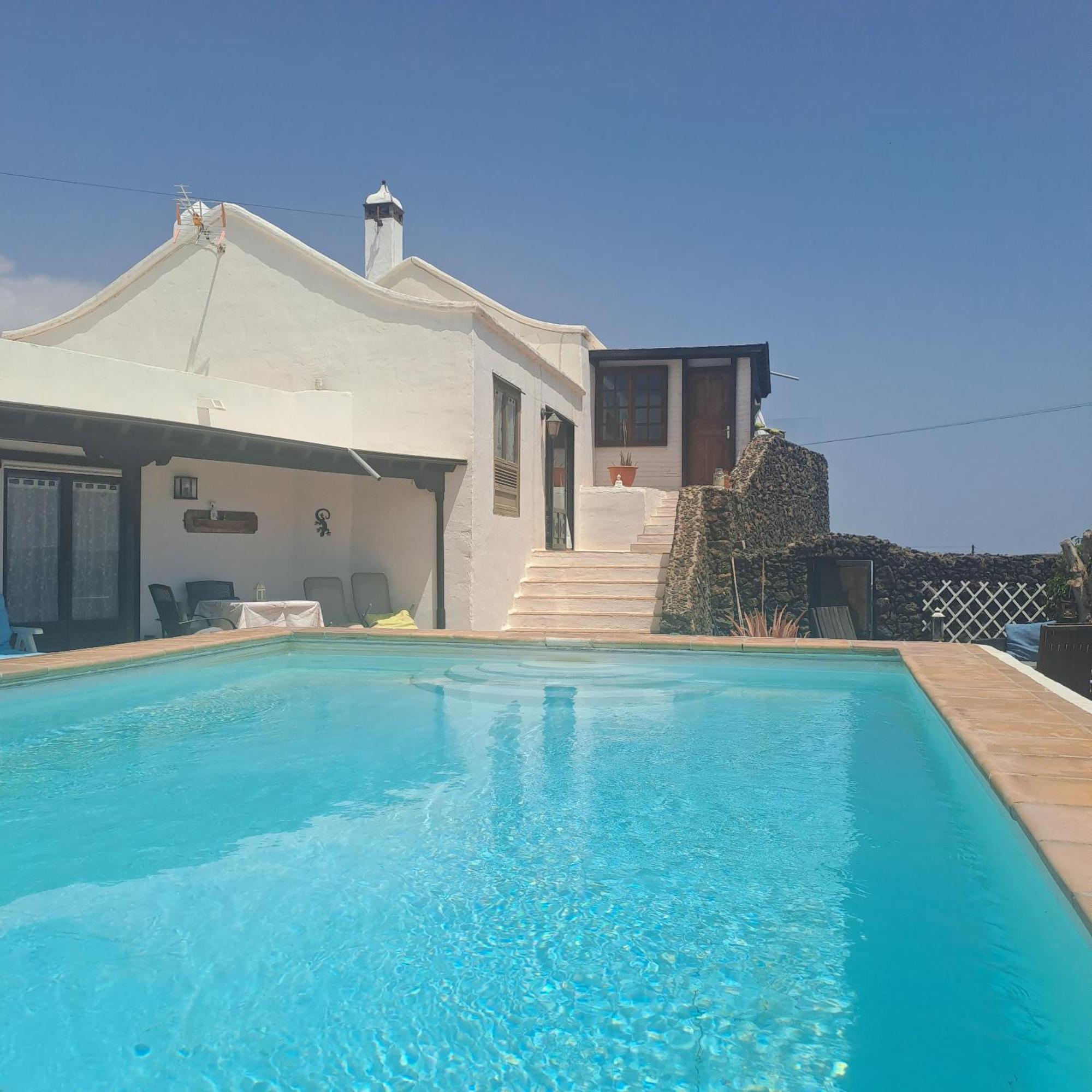 Tipica Lanzarote House Only Adults Bed & Breakfast Tías Екстериор снимка