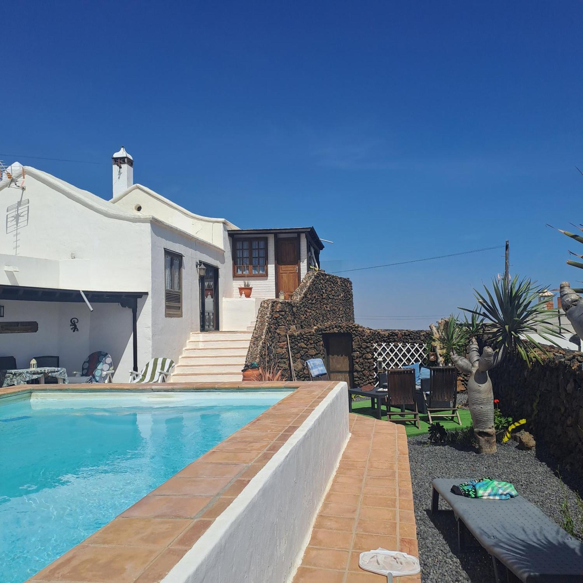 Tipica Lanzarote House Only Adults Bed & Breakfast Tías Екстериор снимка