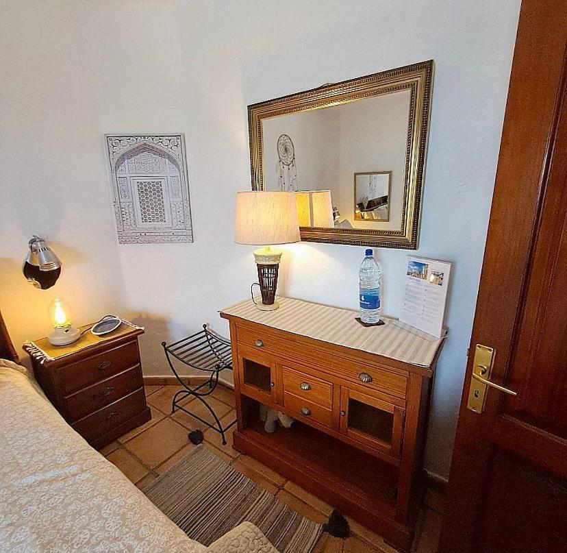 Tipica Lanzarote House Only Adults Bed & Breakfast Tías Стая снимка
