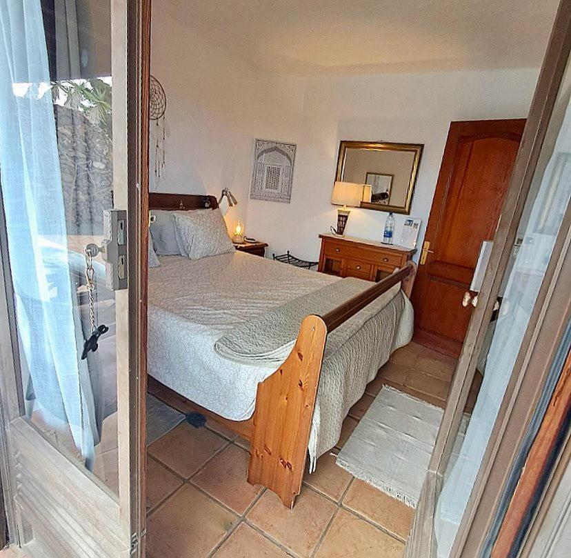 Tipica Lanzarote House Only Adults Bed & Breakfast Tías Стая снимка